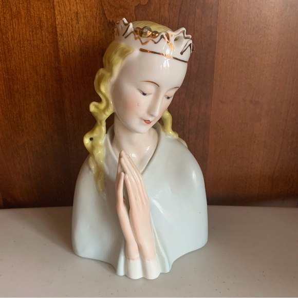 Vintage Thames Madonna Praying Hands Fine Porcelain #2923 With Sticker - Picture 3 of 5
